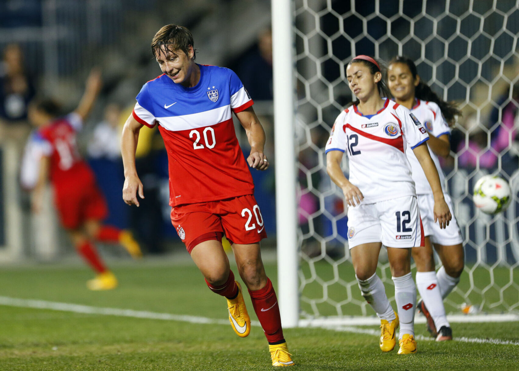 2014: Abby Wambach scores 4 goals as US wins 5th CONCACAF title